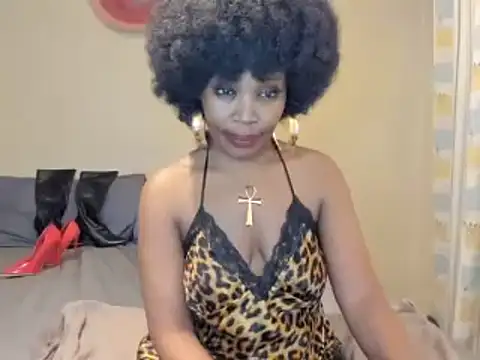 AfricanSquirtingQueen's Live XXX Chat