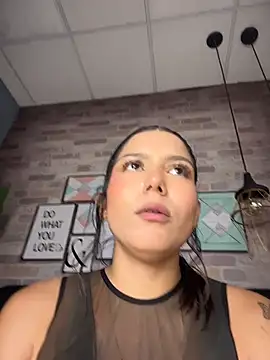 Chatroom XXX en direct de CherrySmirkXXX