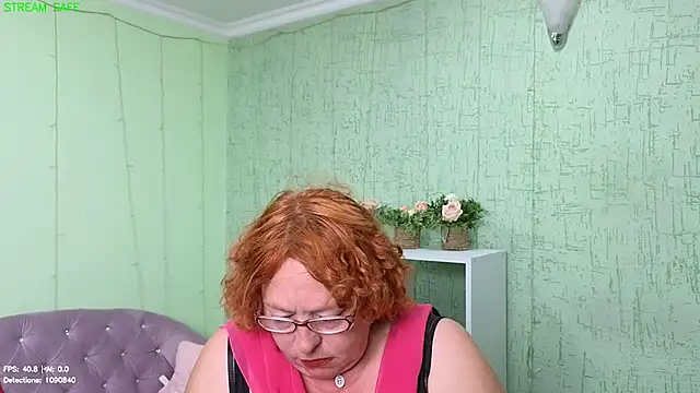 Chat XXX en directo de Fara_Flutte