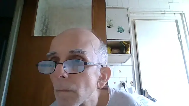 mariusica1@xh Chat XXX in diretta