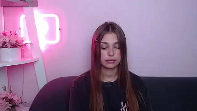 Chat +18 de MilanaAngelAs ao vivo