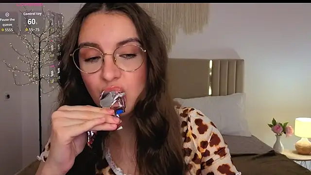 Онлайн чат XXX Real_cutie1