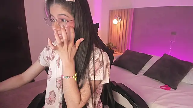 carlina_15's Live XXX Chat