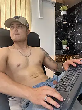 Alexander_ferre Adlı Modelin Canlı XXX Sohbeti