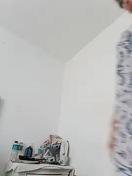 Chat +18 de katysquirtdirty ao vivo