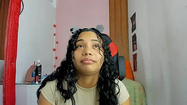 EllyBloom's Live XXX Chat
