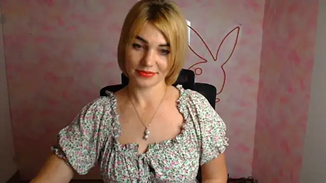 CuttieEmma's Live XXX Chat