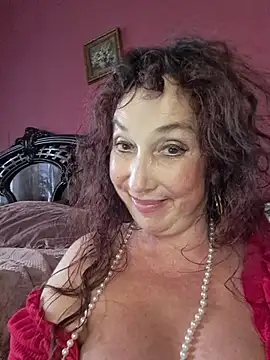GypsyEsmeralda – Naživo XXX chat