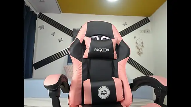 XXX chat uživo modela Zalomme
