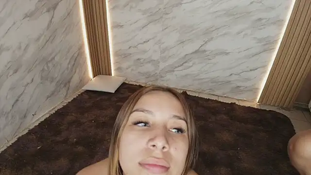 nympho_queenhot 在線直播表演