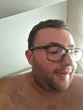 Javier_bear – Naživo XXX chat