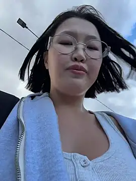 Aiko_Yumi Adlı Modelin Canlı XXX Sohbeti