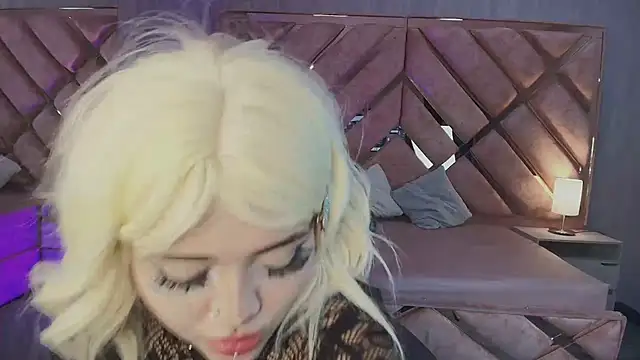 lya_nekko_ live XXX chat