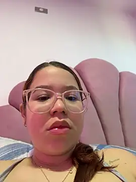 Lucyklein2022's Live XXX Chat
