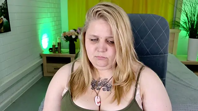 Chat +18 de SladaDell ao vivo