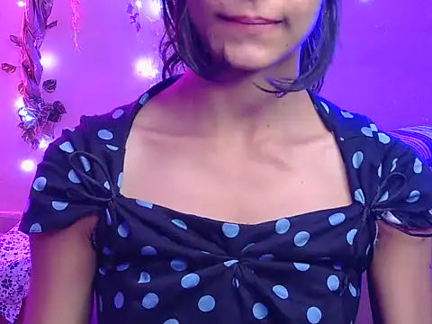 Yours-Zoya Live XXX-Chat