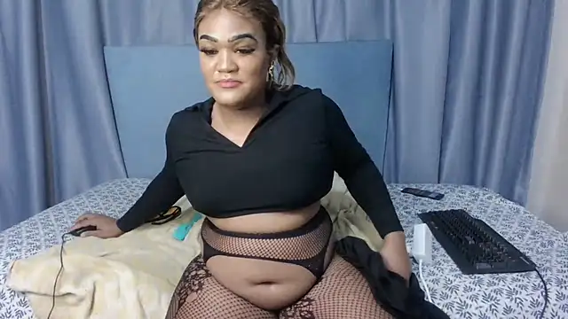 ExoticTransThighs' Live XXX Chat