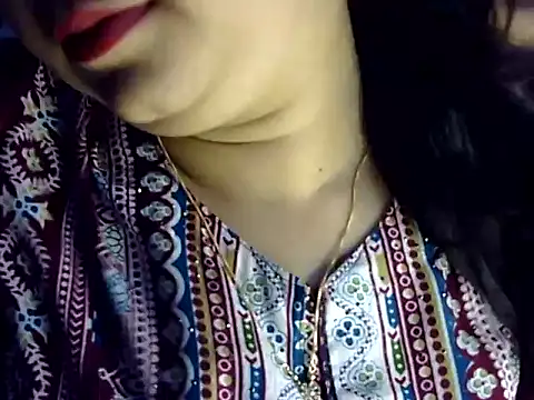 Chat XXX en directo de Cute_Aliyaa