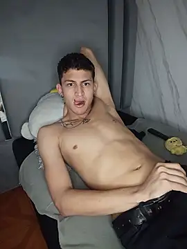 Axel_Romanov XXX чат на живо