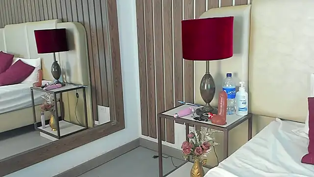 naomi_sinner 现场XXX聊天