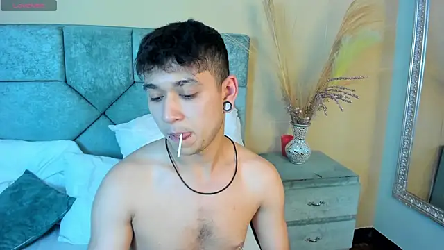 MarkLaurens Chat XXX in diretta