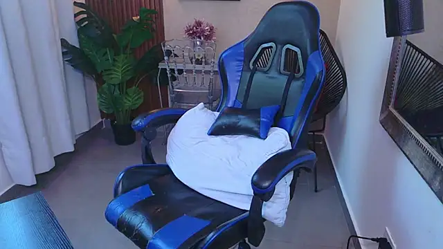 Kenya--Buhle's Live XXX Chat