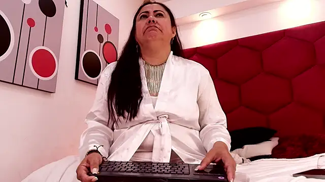 EmmaJhomson Live XXX Chat
