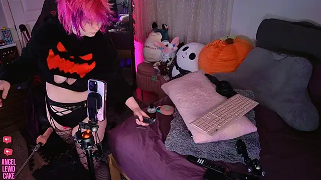 Chatroom XXX en direct de Angel-Lewd-Cake
