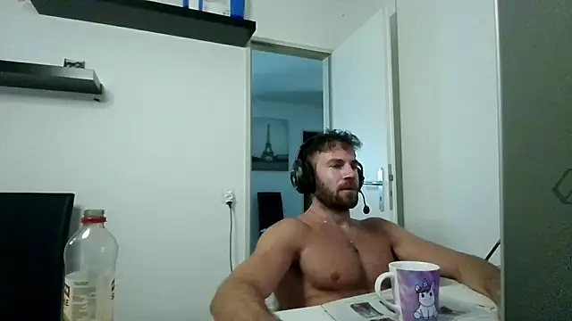 alpha-hunk élő XXX-chatje
