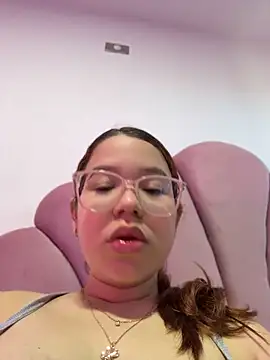 Lucyklein2022 Live XXX-Chat