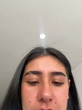CAROLINE__07 লাইভ XXX চ্যাট