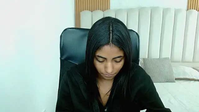 دردشة shaneelle الجنسية المباشرة