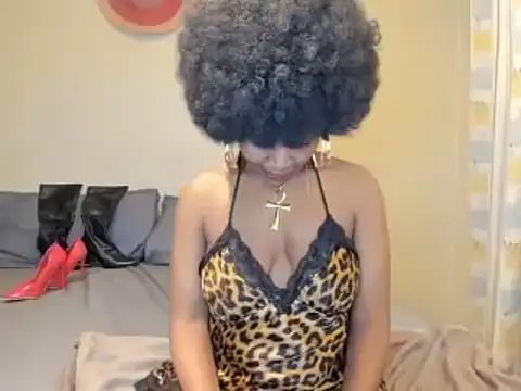 AfricanSquirtingQueen's Live XXX Chat