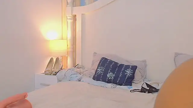 CaseyMoon Adlı Modelin Canlı XXX Sohbeti