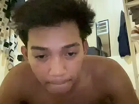 YourcumBoy77 Show Webcam