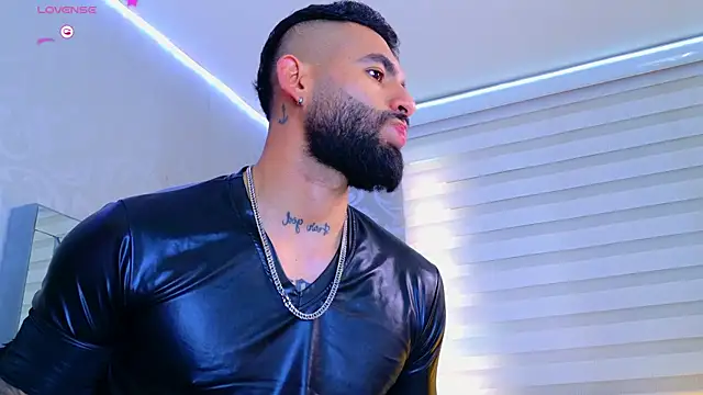 leocross11 লাইভ XXX চ্যাট