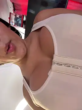 Manusomer's Live XXX Chat