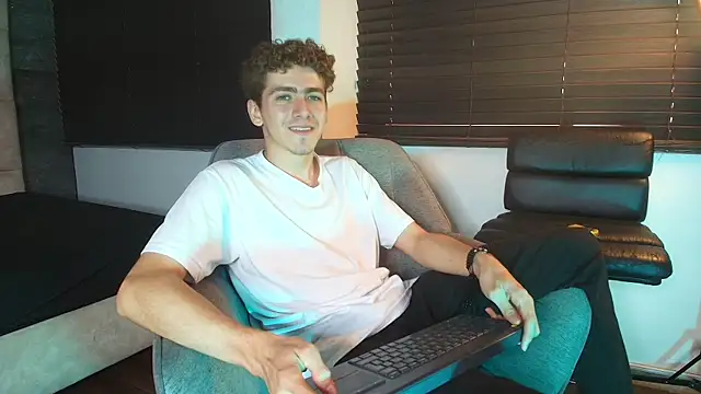 Tyler_Mcrey Adlı Modelin Web Kamerası Şovu