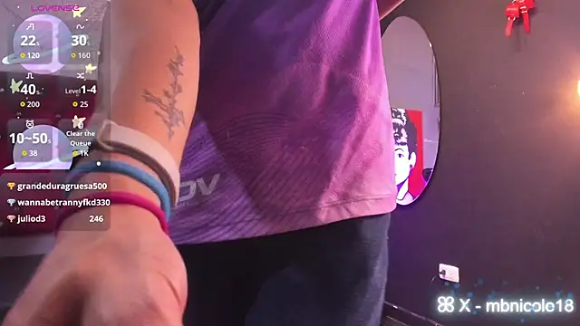 צ'אט XXX בשידור חי של NicoleDiamondss