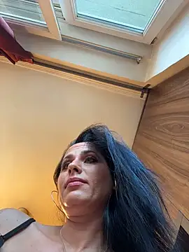 Hotmomcheckk_ Chat XXX in diretta