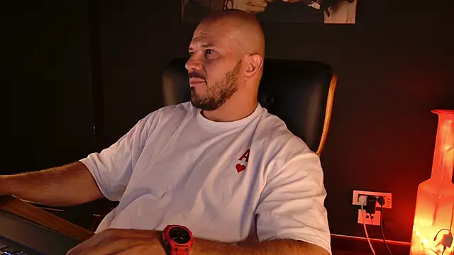 AngeloEric Chat XXX live