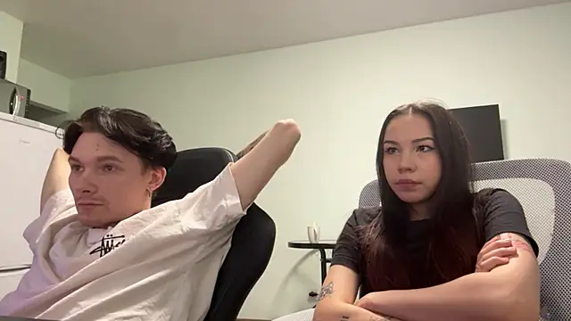 Chat +18 de Frenchtamer ao vivo
