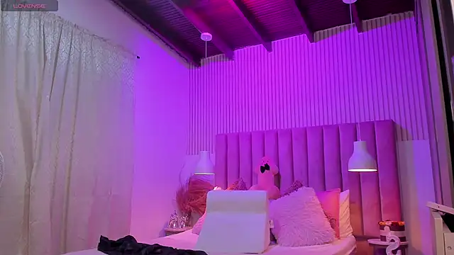 ScarlettDreamss7 Webcam Show