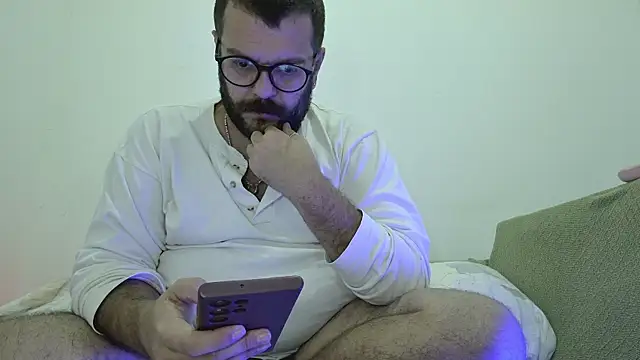 BadDaddyBrasil: онлайн-секс-чат