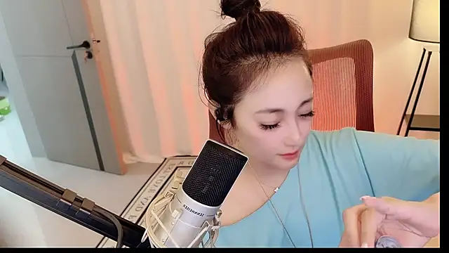 Daisy-77 现场XXX聊天