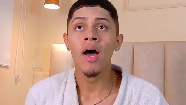 Czat XXX na żywo – EthanCarter__