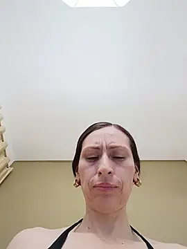 AliceRossi লাইভ XXX চ্যাট