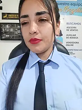 Chat +18 de MAYE__13 ao vivo