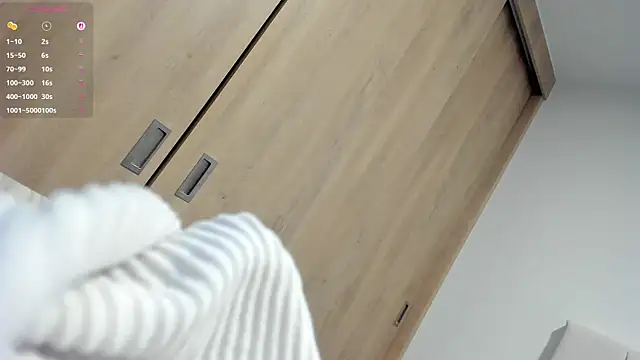 little_caro 现场XXX聊天