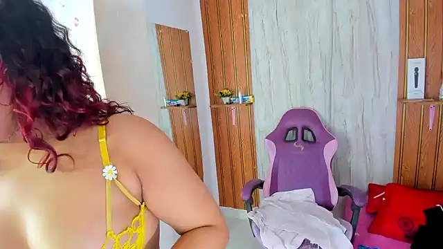 Chat XXX en directo de Emily_Coper18